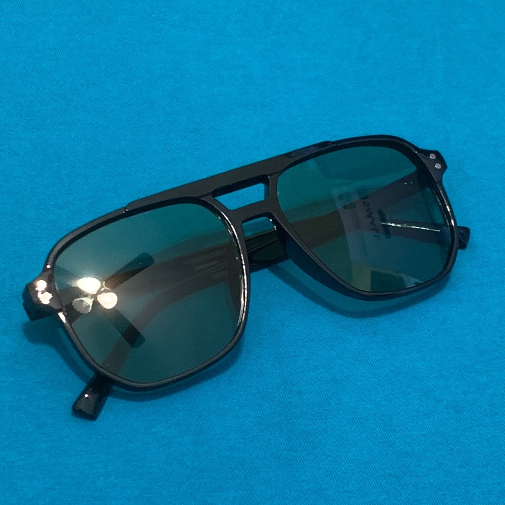 Plastic Aviator Sunglasses Unisex NWOT